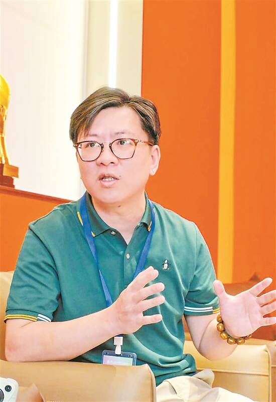 冯家兴满是