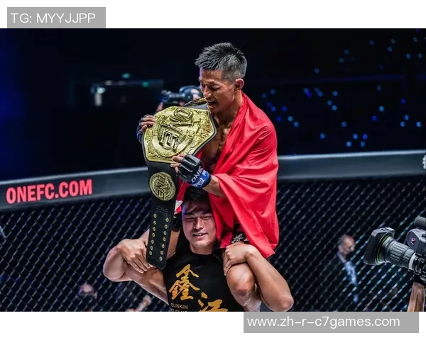 平足足球球星的传奇之路：从困境到顶峰的奋斗与荣耀