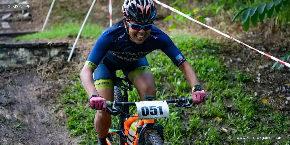 🛒周边好物，把热爱穿在身上、握在手里！🎁